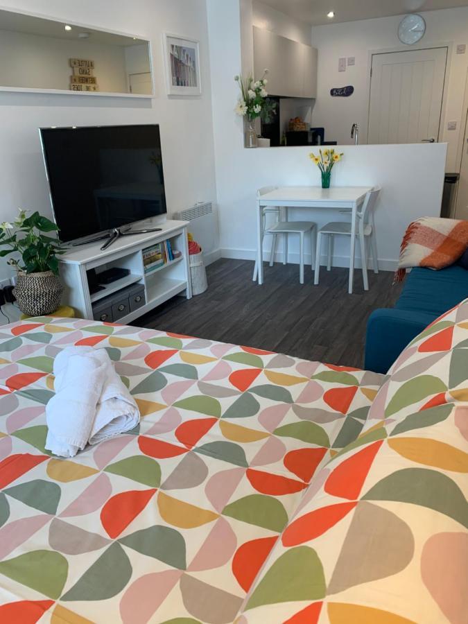 Bournemouth Nr Town Beach Train Coach Shops Lovely Entire Apartment Allows Quiet Good Dogs Εξωτερικό φωτογραφία