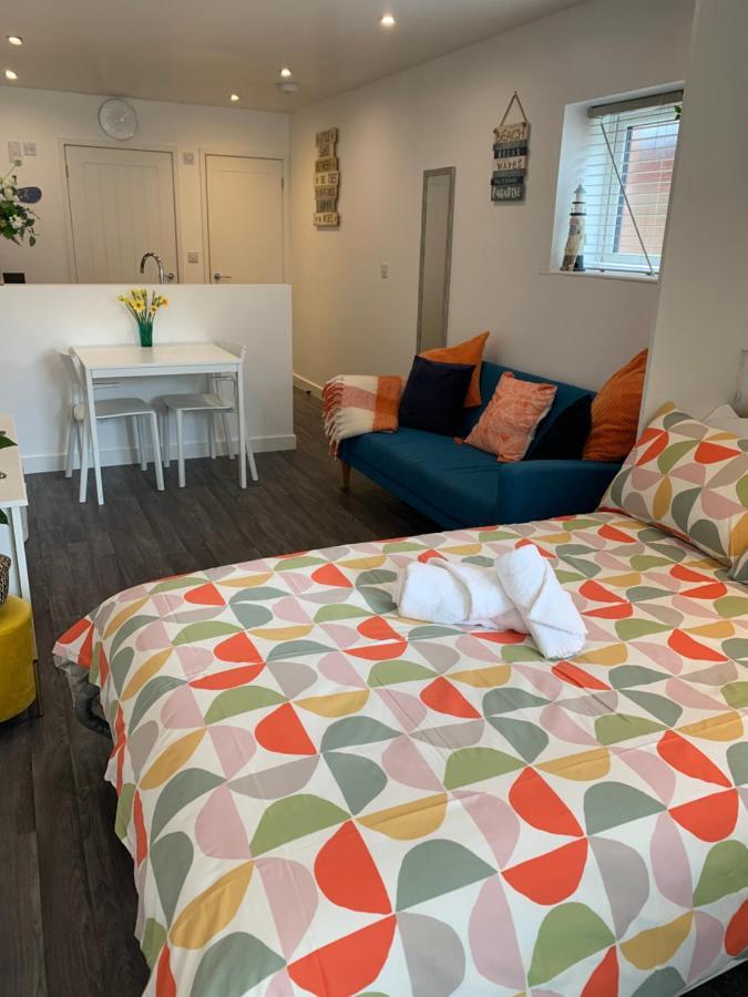 Bournemouth Nr Town Beach Train Coach Shops Lovely Entire Apartment Allows Quiet Good Dogs Εξωτερικό φωτογραφία